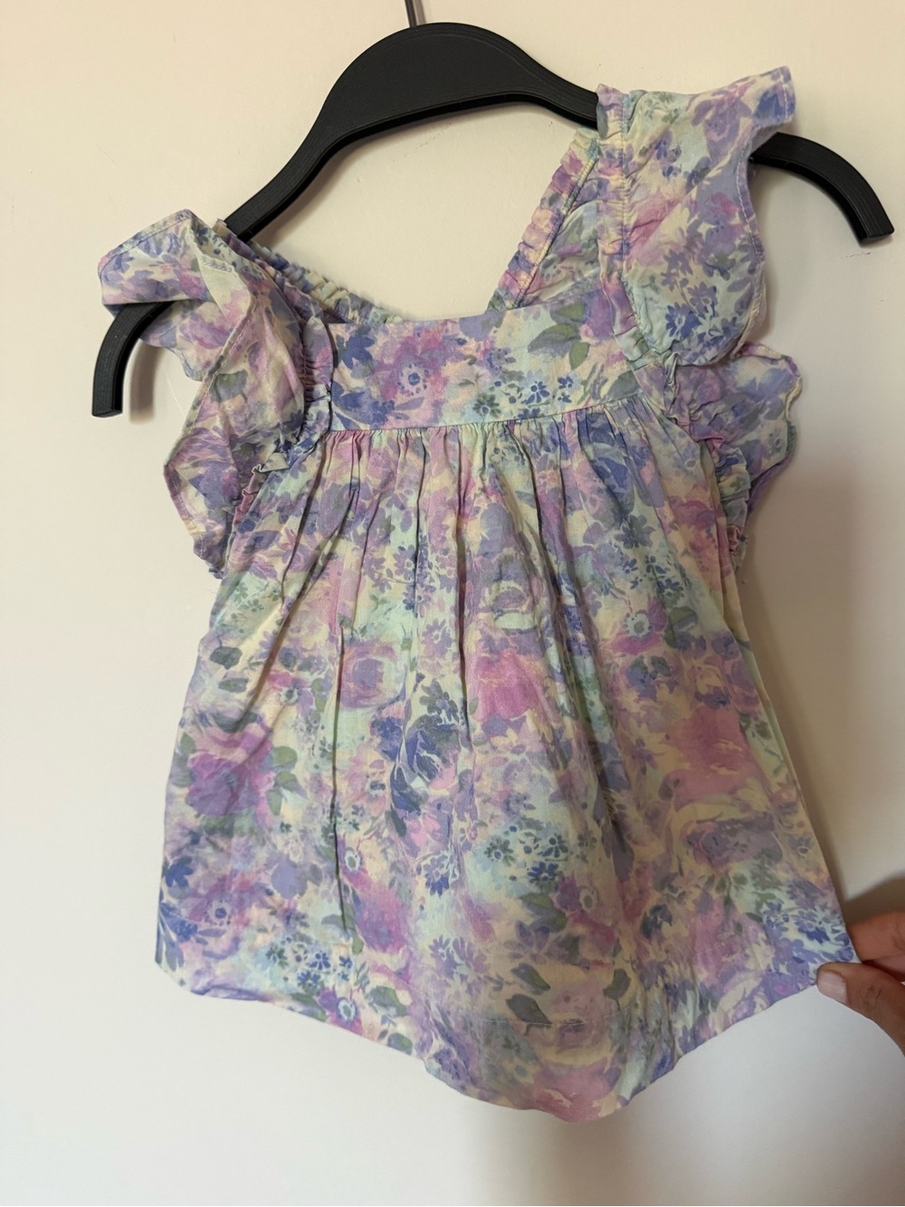 Floral Ruffle-Sleeve Women’s Top in Pastel Lavender